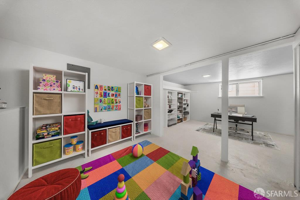 Alameda, California 94501, United States, 1 Bedroom Bedrooms, ,3 BathroomsBathrooms,Residential,Active,168041