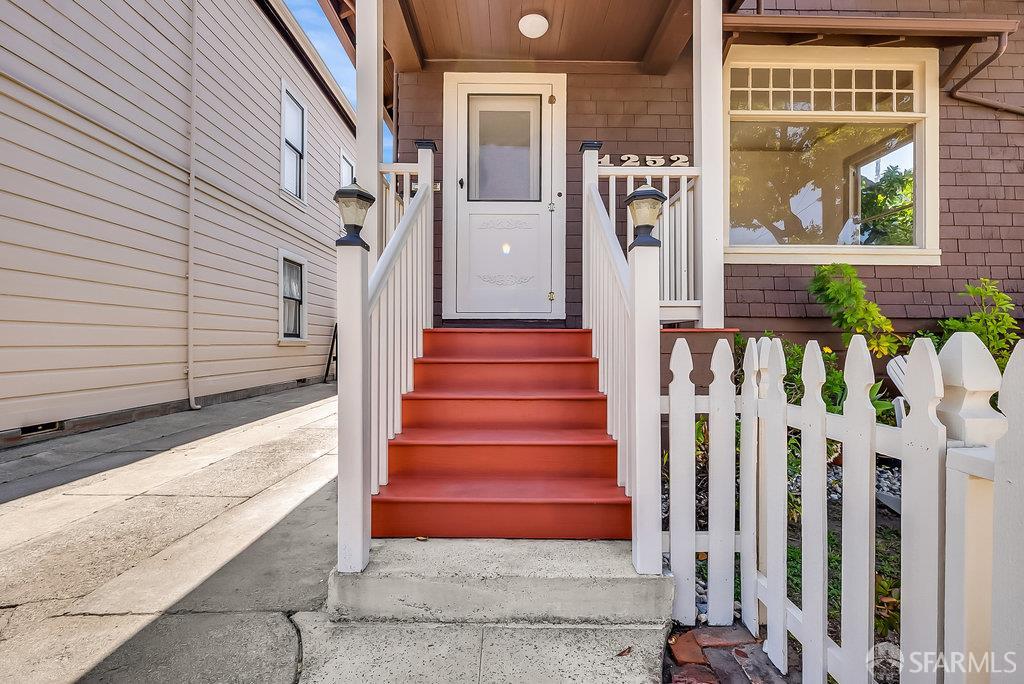 Alameda, California 94501, United States, 1 Bedroom Bedrooms, ,3 BathroomsBathrooms,Residential,Active,168041