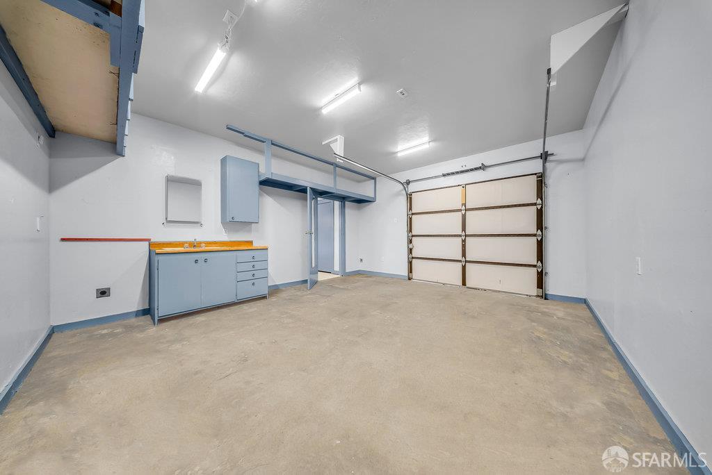 Alameda, California 94501, United States, 1 Bedroom Bedrooms, ,3 BathroomsBathrooms,Residential,Active,168041