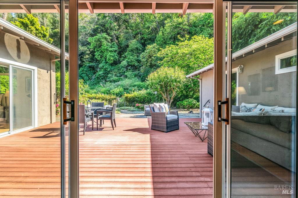 San Rafael, California 94901, United States, 3 Bedrooms Bedrooms, ,2 BathroomsBathrooms,Residential,Active,151314