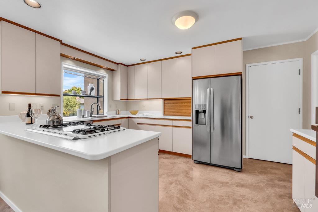 San Rafael, California 94901, United States, 3 Bedrooms Bedrooms, ,2 BathroomsBathrooms,Residential,Active,151314