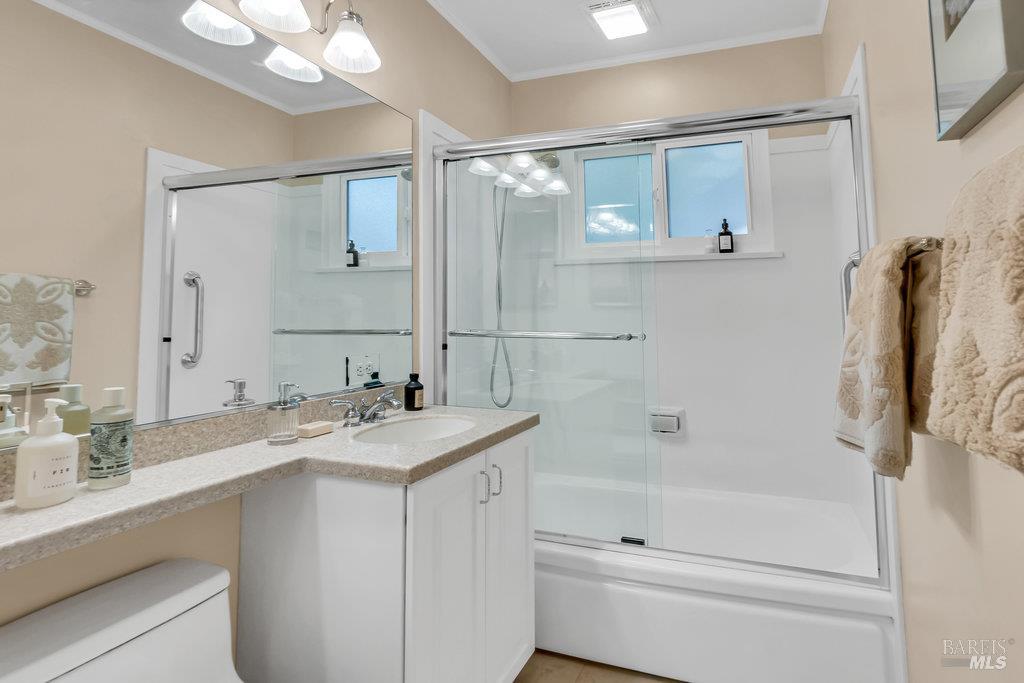 San Rafael, California 94901, United States, 3 Bedrooms Bedrooms, ,2 BathroomsBathrooms,Residential,Active,151314