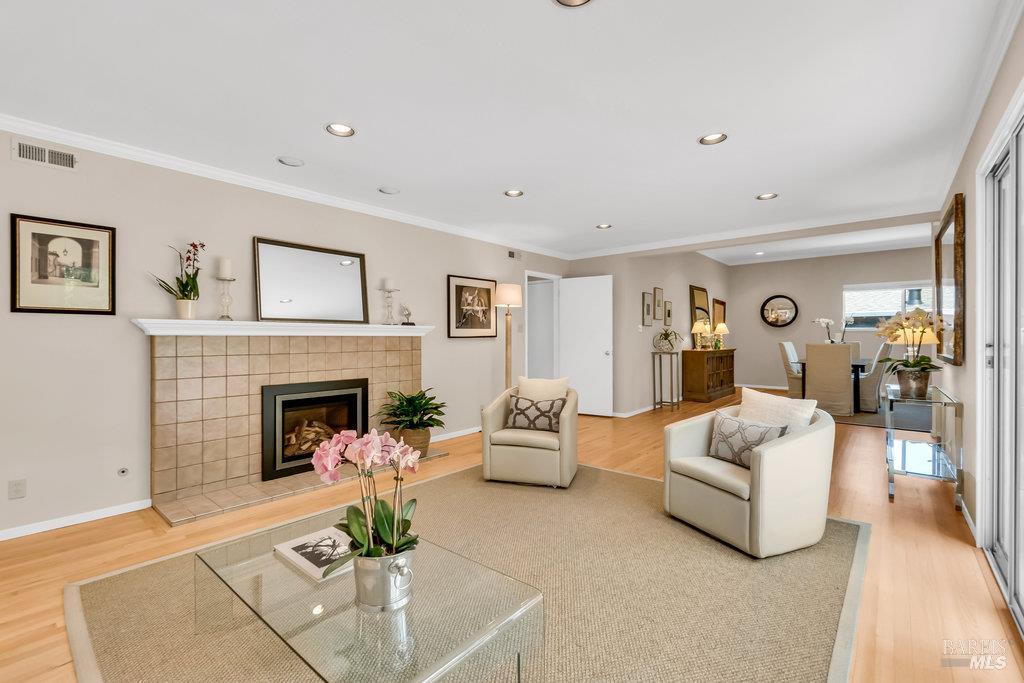 San Rafael, California 94901, United States, 3 Bedrooms Bedrooms, ,2 BathroomsBathrooms,Residential,Active,151314