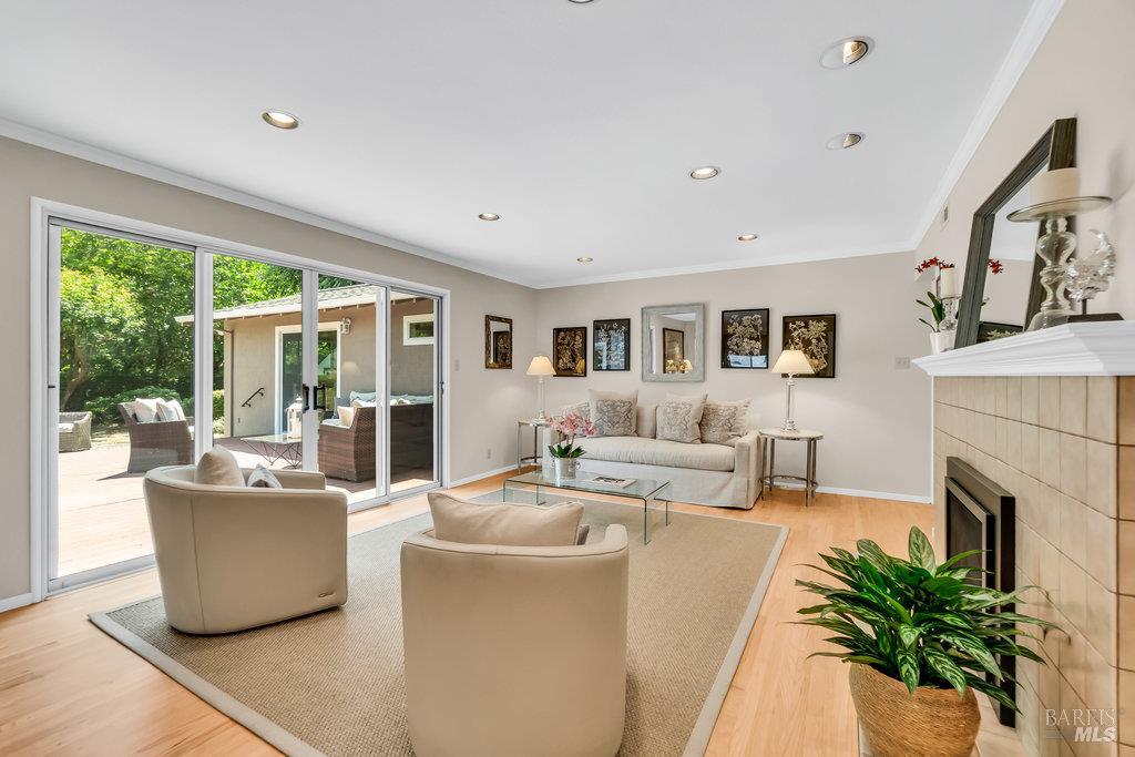 San Rafael, California 94901, United States, 3 Bedrooms Bedrooms, ,2 BathroomsBathrooms,Residential,Active,151314