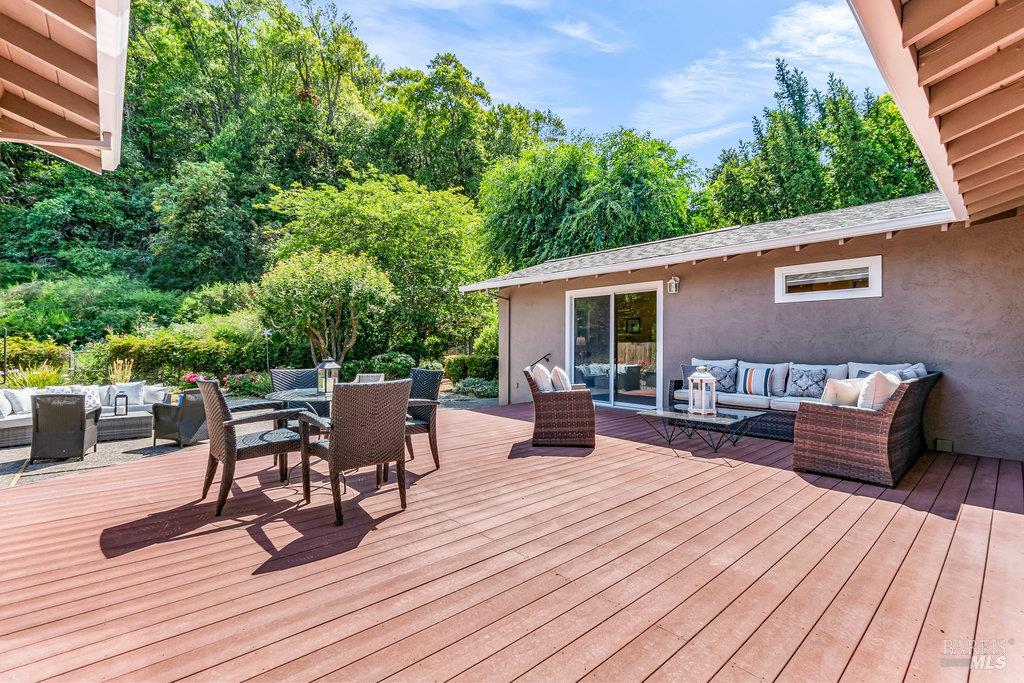 San Rafael, California 94901, United States, 3 Bedrooms Bedrooms, ,2 BathroomsBathrooms,Residential,Active,151314