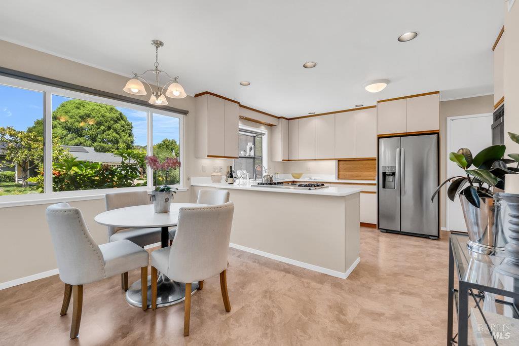 San Rafael, California 94901, United States, 3 Bedrooms Bedrooms, ,2 BathroomsBathrooms,Residential,Active,151314