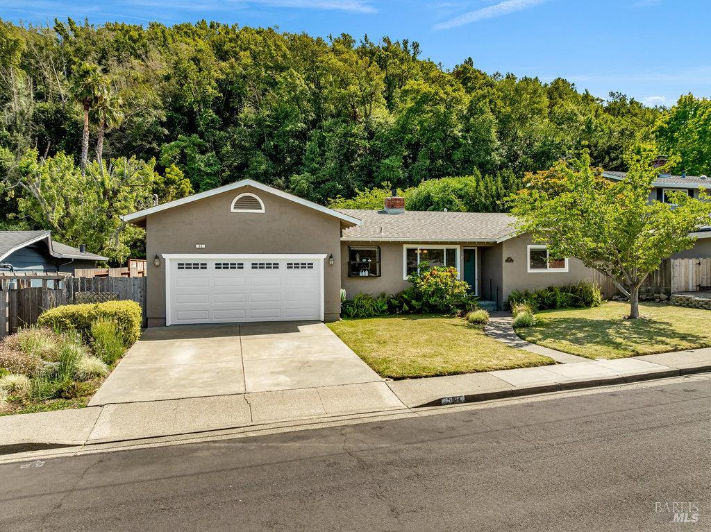San Rafael, California 94901, United States, 3 Bedrooms Bedrooms, ,2 BathroomsBathrooms,Residential,Active,151314