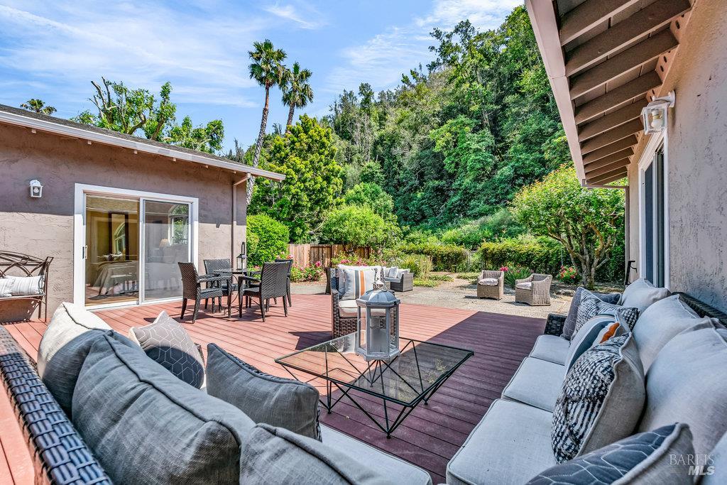 San Rafael, California 94901, United States, 3 Bedrooms Bedrooms, ,2 BathroomsBathrooms,Residential,Active,151314