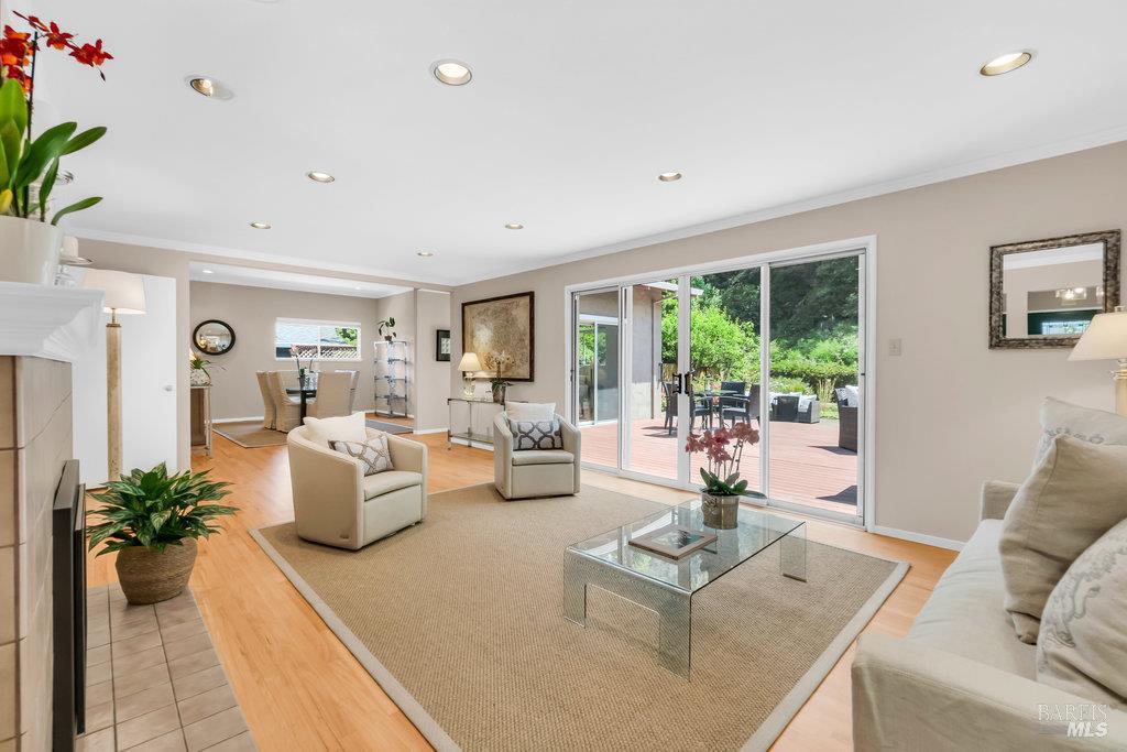 San Rafael, California 94901, United States, 3 Bedrooms Bedrooms, ,2 BathroomsBathrooms,Residential,Active,151314