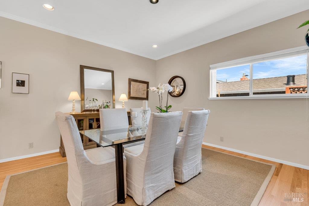 San Rafael, California 94901, United States, 3 Bedrooms Bedrooms, ,2 BathroomsBathrooms,Residential,Active,151314