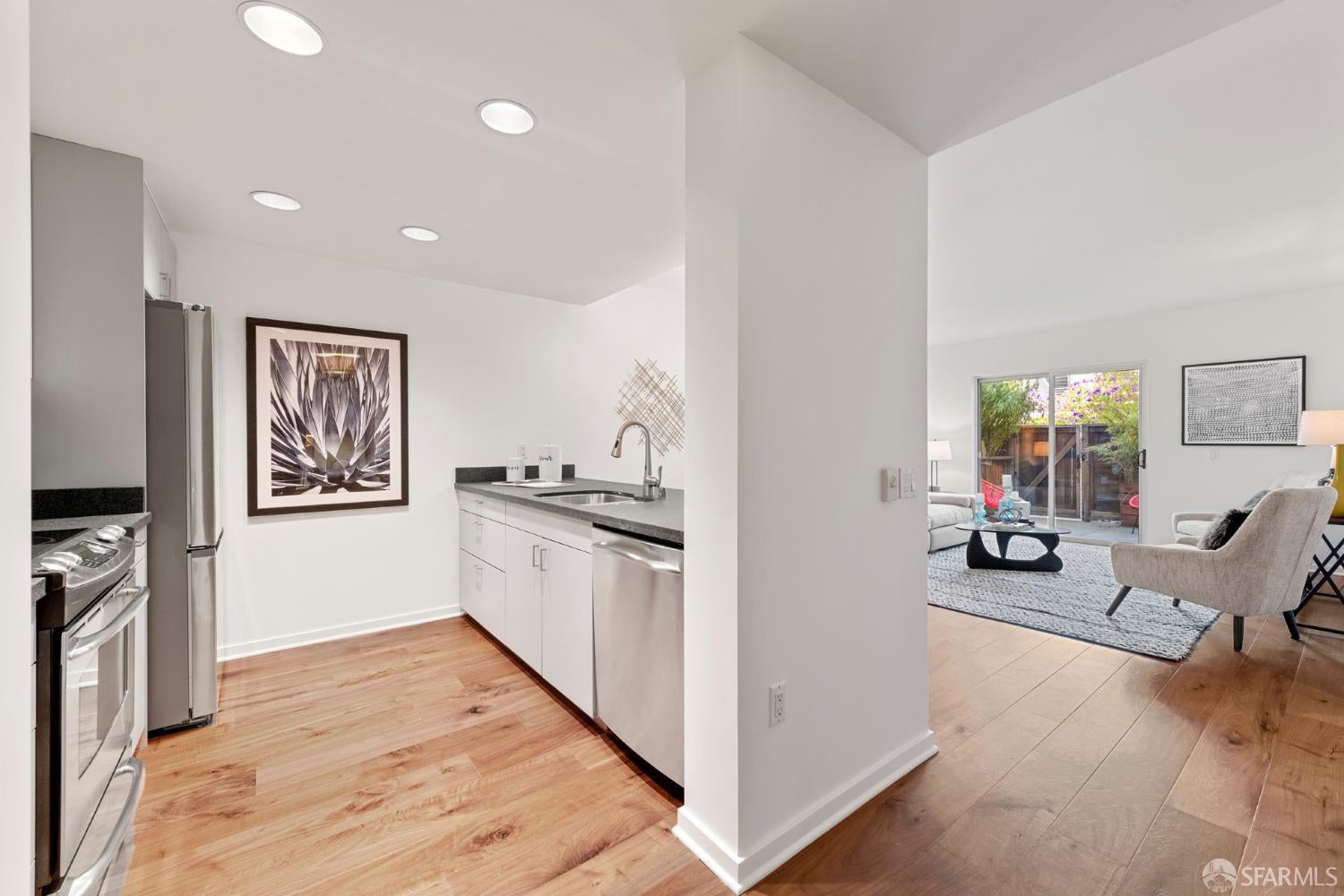 451 Kansas Street 445