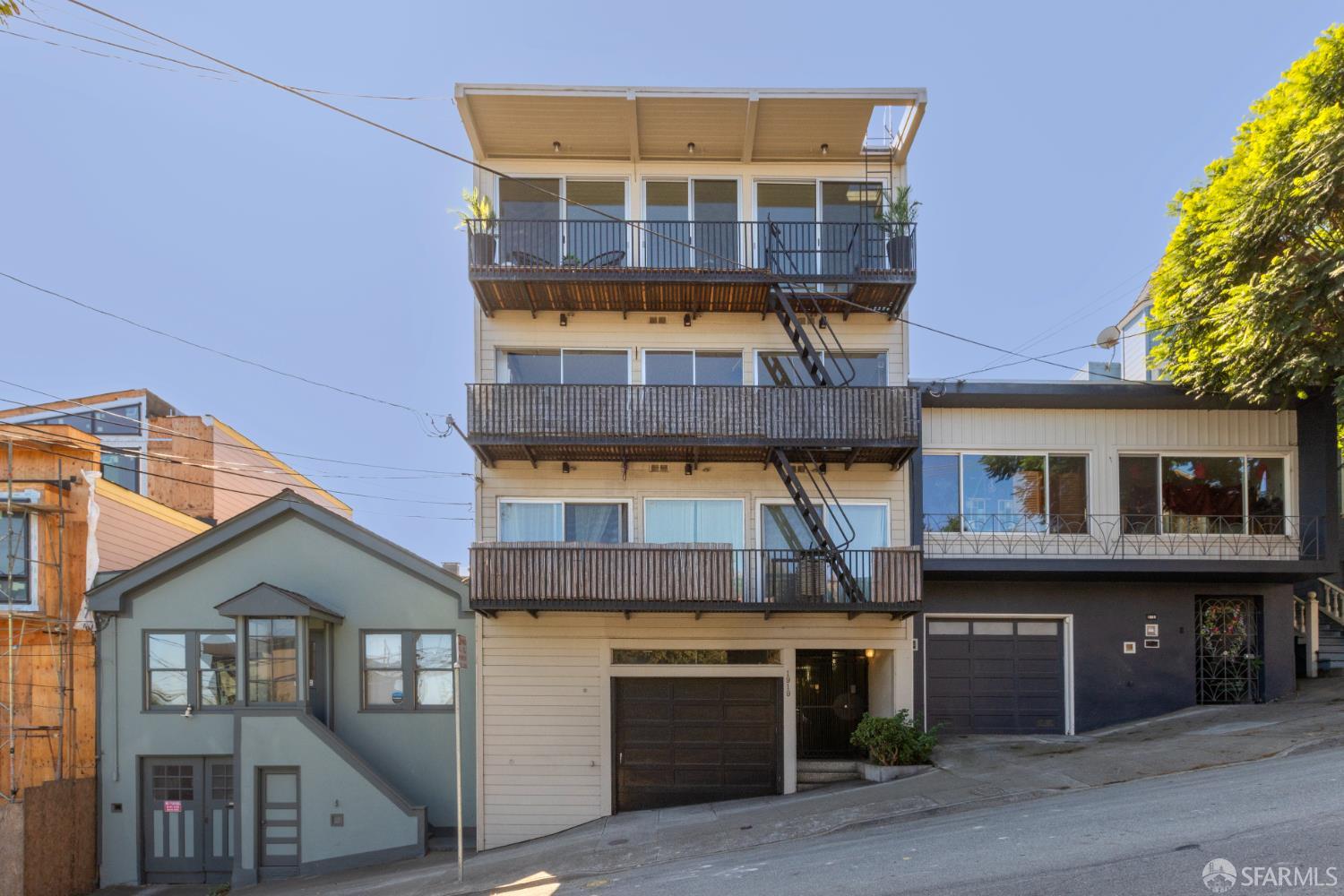 1919 20th Street 2