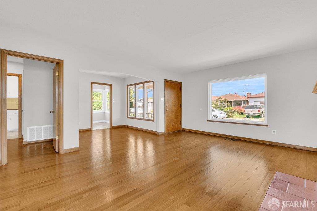 Richmond, California 94804, United States, 3 Bedrooms Bedrooms, ,1 BathroomBathrooms,Residential,Pending,154825