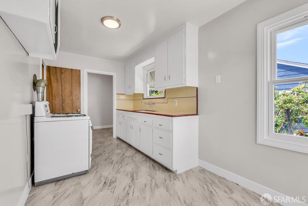 Richmond, California 94804, United States, 3 Bedrooms Bedrooms, ,1 BathroomBathrooms,Residential,Pending,154825