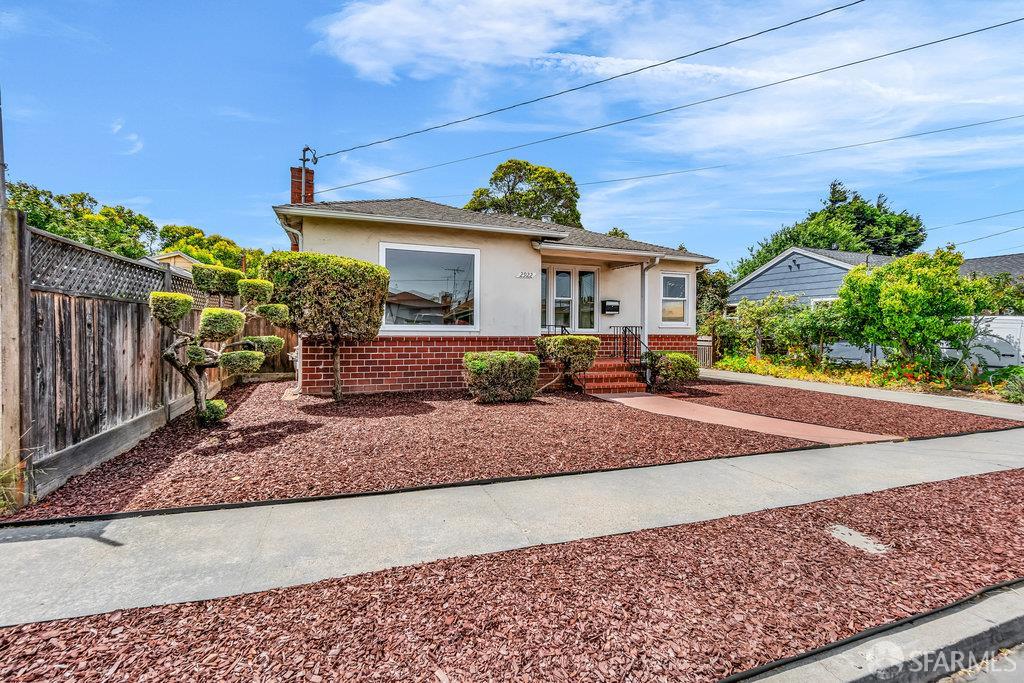 Richmond, California 94804, United States, 3 Bedrooms Bedrooms, ,1 BathroomBathrooms,Residential,Pending,154825