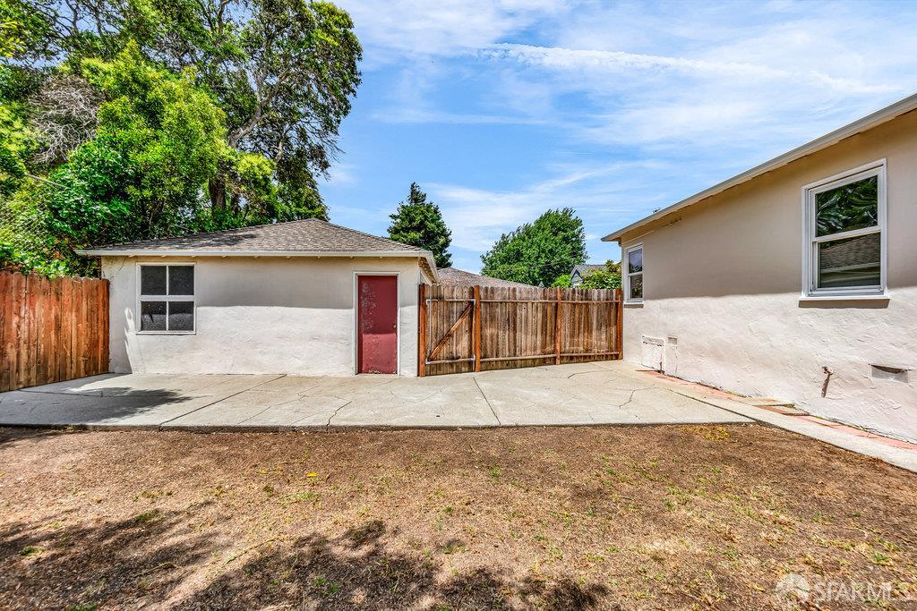 Richmond, California 94804, United States, 3 Bedrooms Bedrooms, ,1 BathroomBathrooms,Residential,Pending,154825