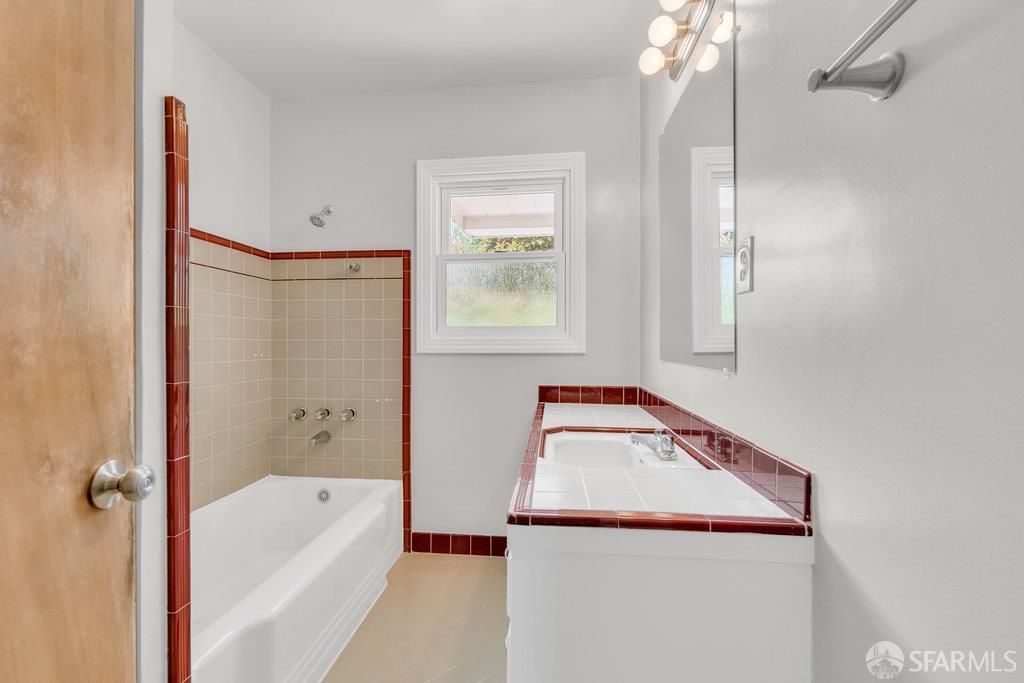 Richmond, California 94804, United States, 3 Bedrooms Bedrooms, ,1 BathroomBathrooms,Residential,Pending,154825