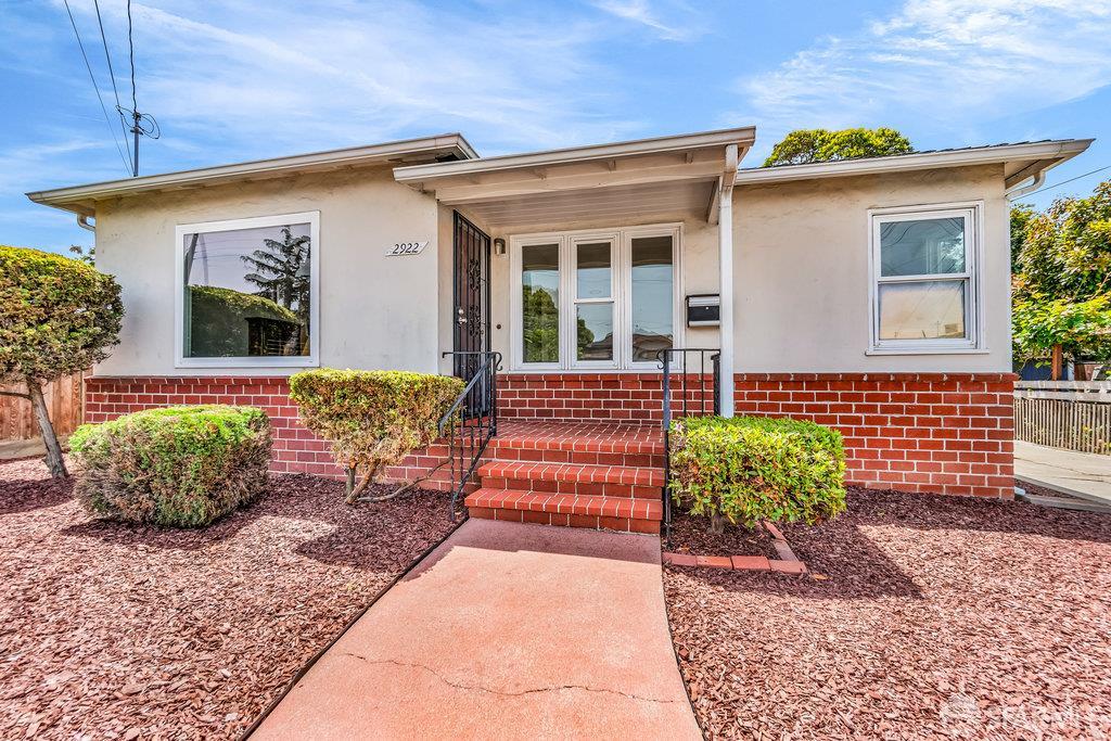 Richmond, California 94804, United States, 3 Bedrooms Bedrooms, ,1 BathroomBathrooms,Residential,Pending,154825