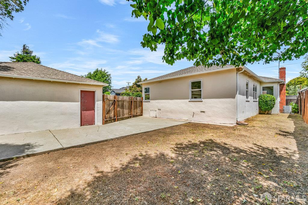 Richmond, California 94804, United States, 3 Bedrooms Bedrooms, ,1 BathroomBathrooms,Residential,Pending,154825