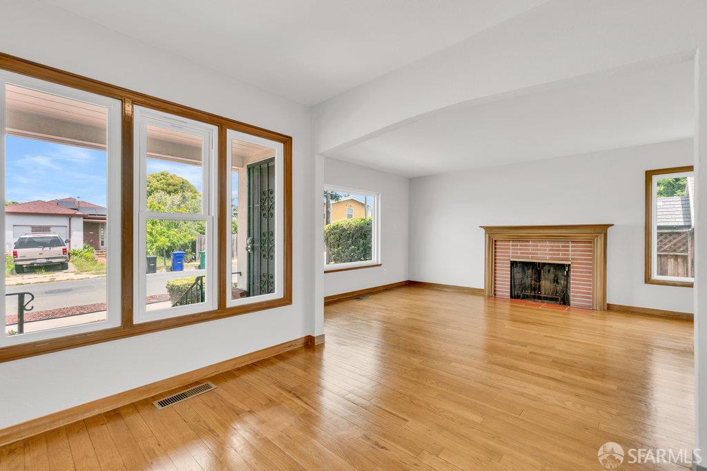 Richmond, California 94804, United States, 3 Bedrooms Bedrooms, ,1 BathroomBathrooms,Residential,Pending,154825