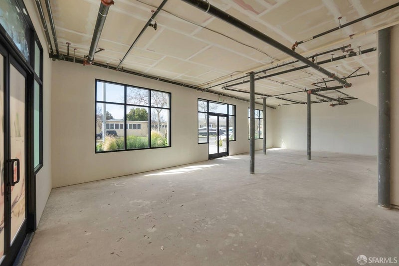 990 W Grand Ave Avenue