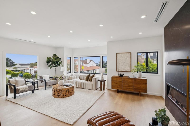 135 San Rafael Way