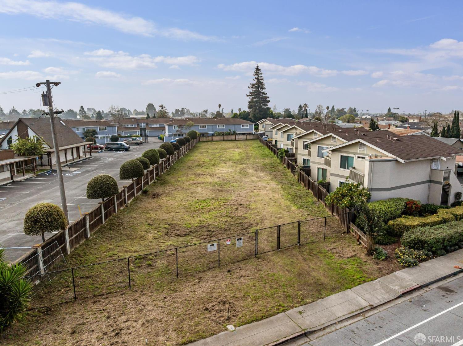 0 874 Lewelling Street