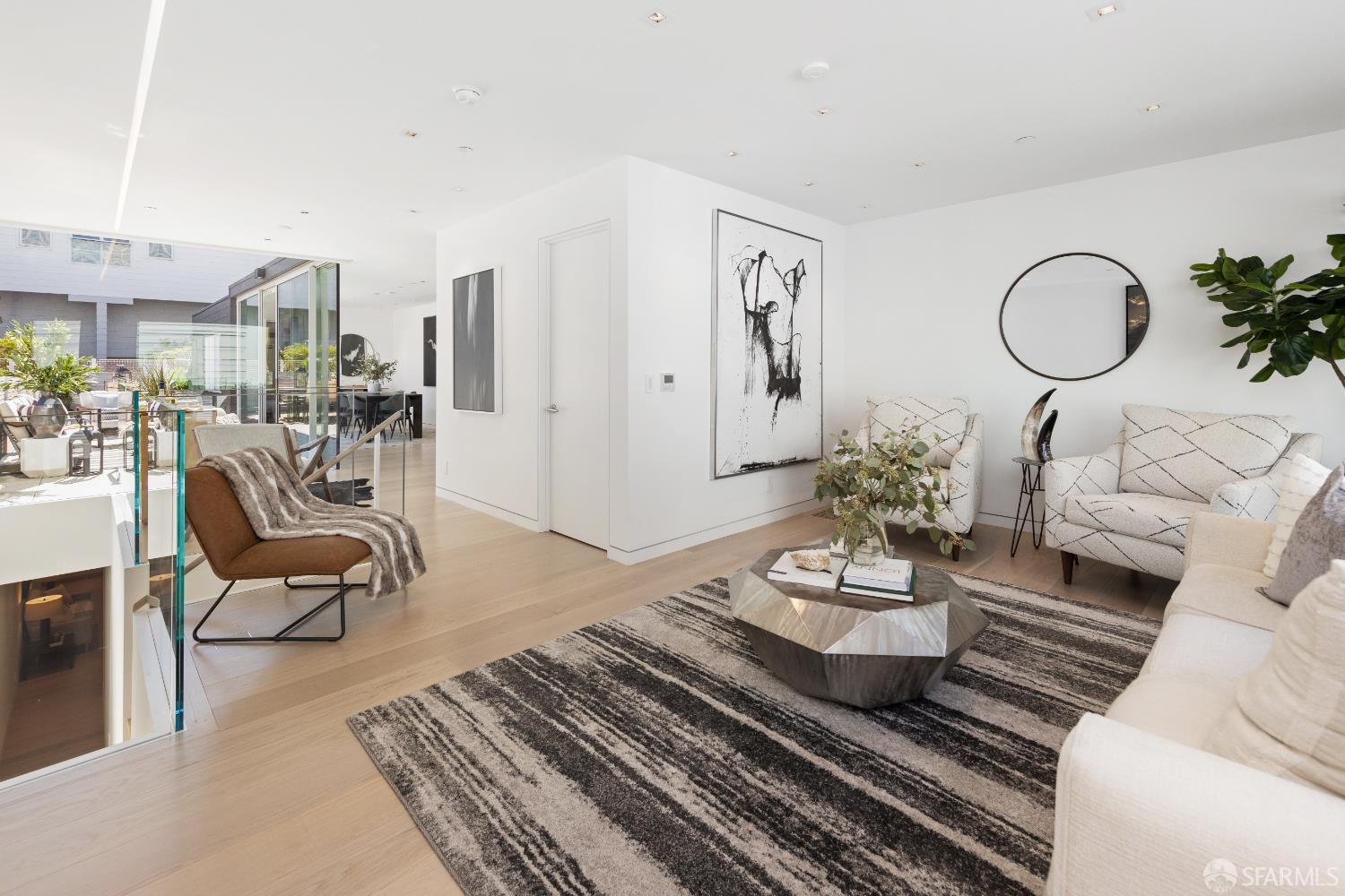 689 Minna Street, San Francisco CA 94103