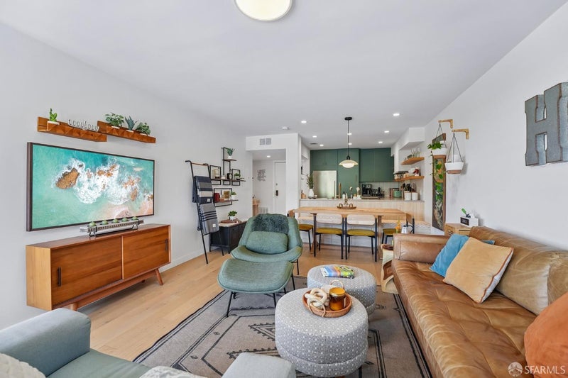 875 La Playa Street 271