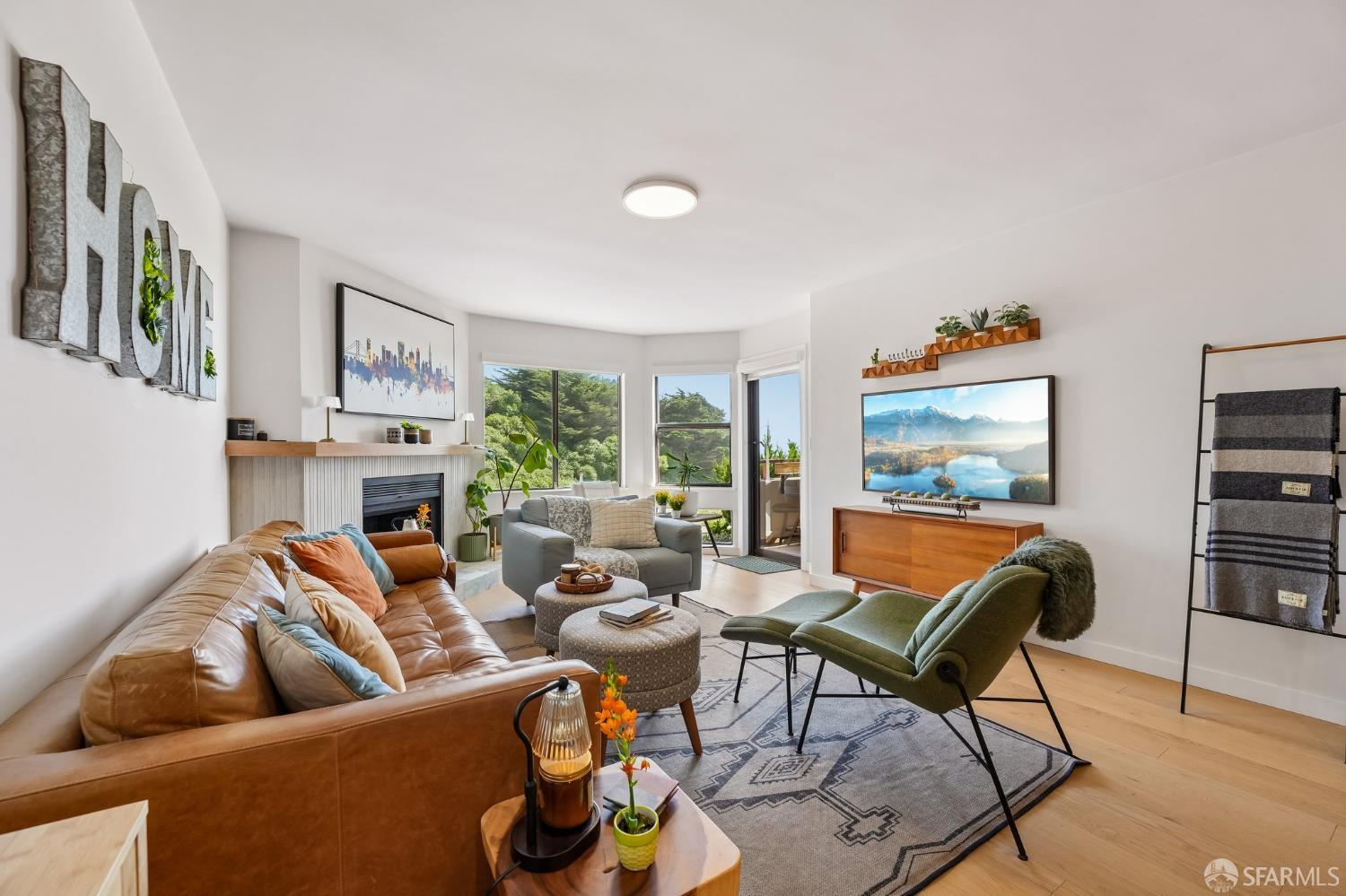 875 La Playa Street