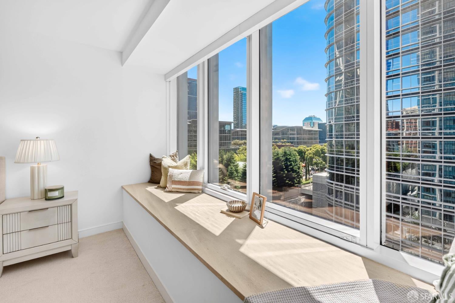 301 Mission Street 14J