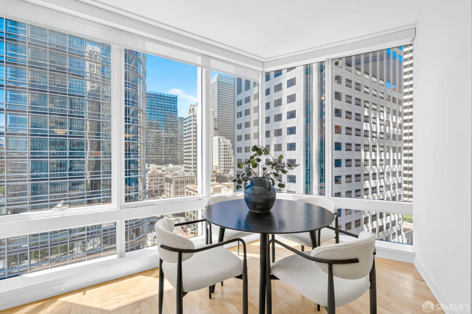 301 Mission Street 14J