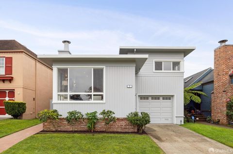 Photo of 7 Lake Vista Avenue, Daly City, CA 94015 (MLS # 425085034)