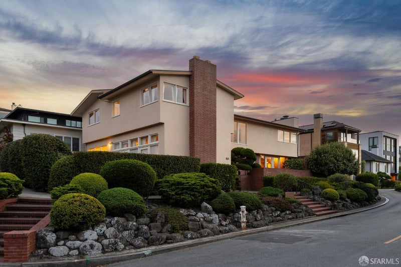 201 Sea Cliff Avenue