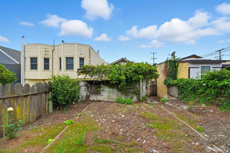 292 Arleta Avenue