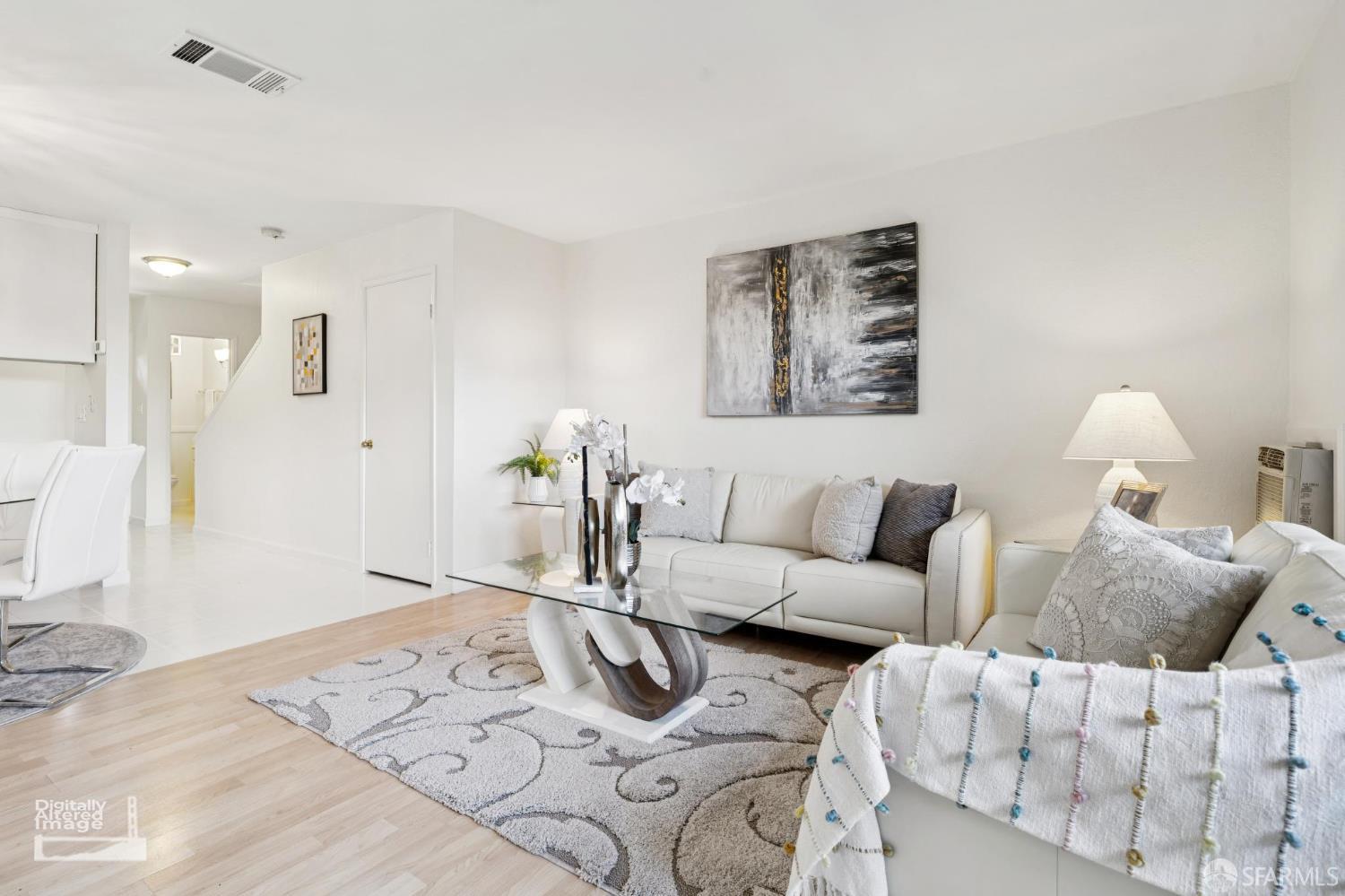 1009 Murrieta Boulevard 7