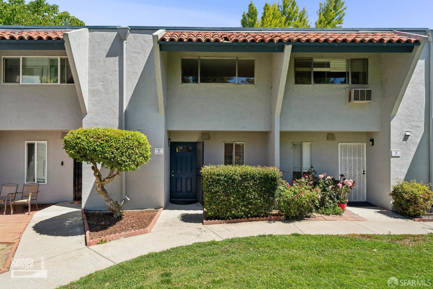 1009 Murrieta Boulevard 7