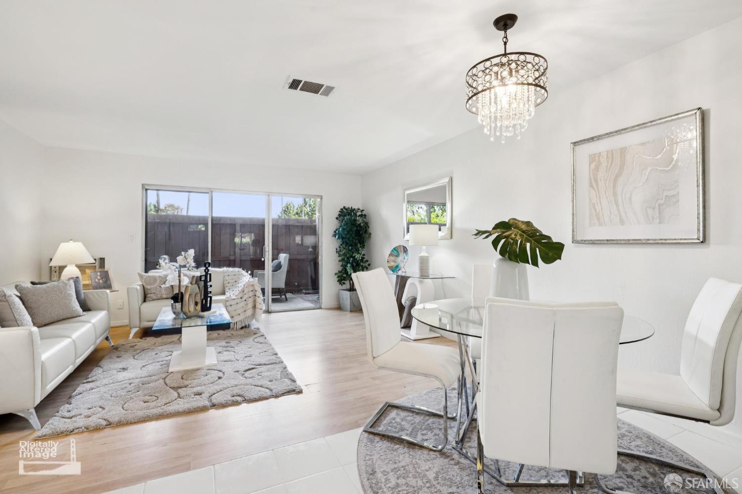 1009 Murrieta Boulevard