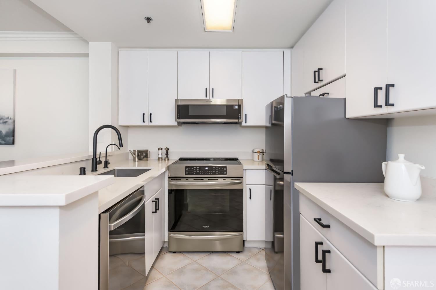 240 Lombard Street 939