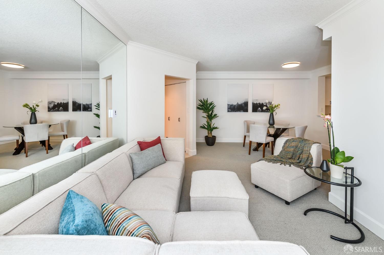 240 Lombard Street 939
