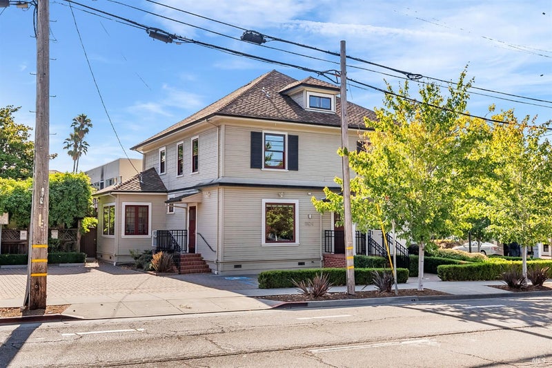 1104 Irwin Street