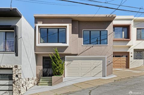 100 Bridgeview Drive, San Francisco, CA 94124 - #: 426111317
