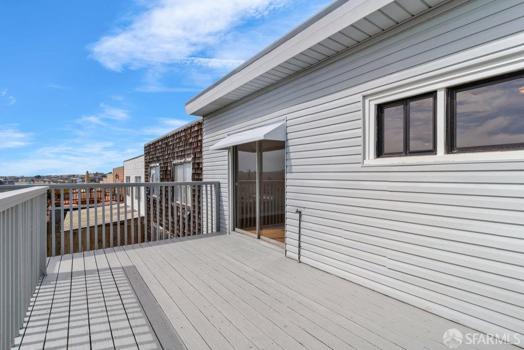 Daly City, California 94014, United States, 2 Bedrooms Bedrooms, ,1 BathroomBathrooms,Residential,Pending,110901