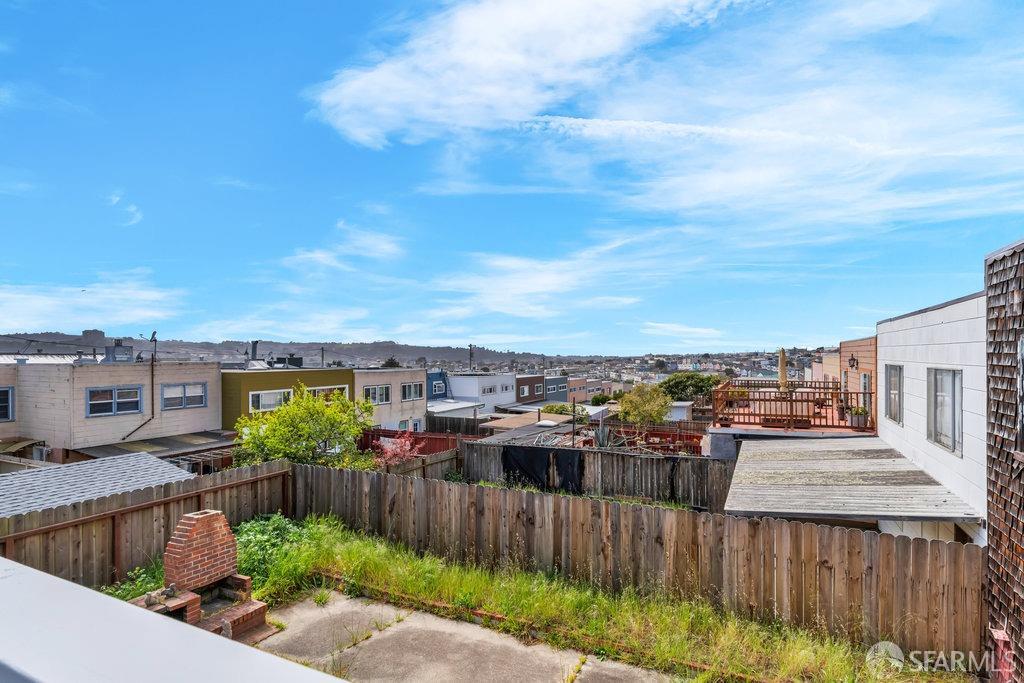 Daly City, California 94014, United States, 2 Bedrooms Bedrooms, ,1 BathroomBathrooms,Residential,Pending,110901