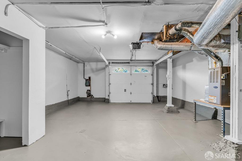 Daly City, California 94014, United States, 2 Bedrooms Bedrooms, ,1 BathroomBathrooms,Residential,Pending,110901