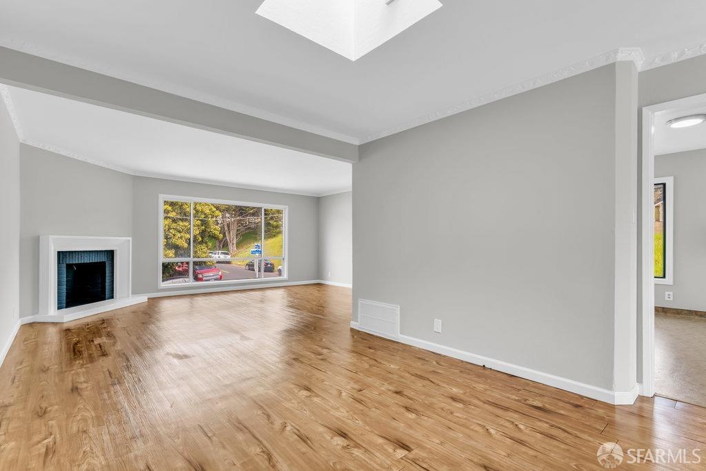 Daly City, California 94014, United States, 2 Bedrooms Bedrooms, ,1 BathroomBathrooms,Residential,Pending,110901