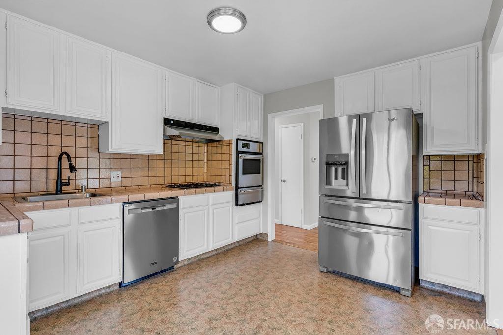 Daly City, California 94014, United States, 2 Bedrooms Bedrooms, ,1 BathroomBathrooms,Residential,Pending,110901