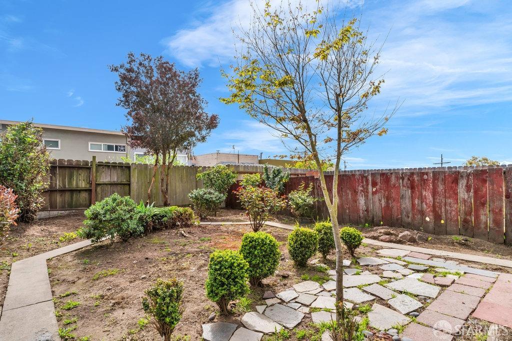 Daly City, California 94014, United States, 2 Bedrooms Bedrooms, ,1 BathroomBathrooms,Residential,Pending,110901