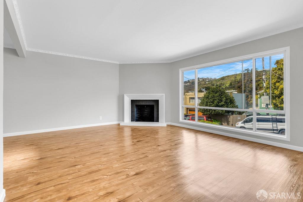 Daly City, California 94014, United States, 2 Bedrooms Bedrooms, ,1 BathroomBathrooms,Residential,Pending,110901