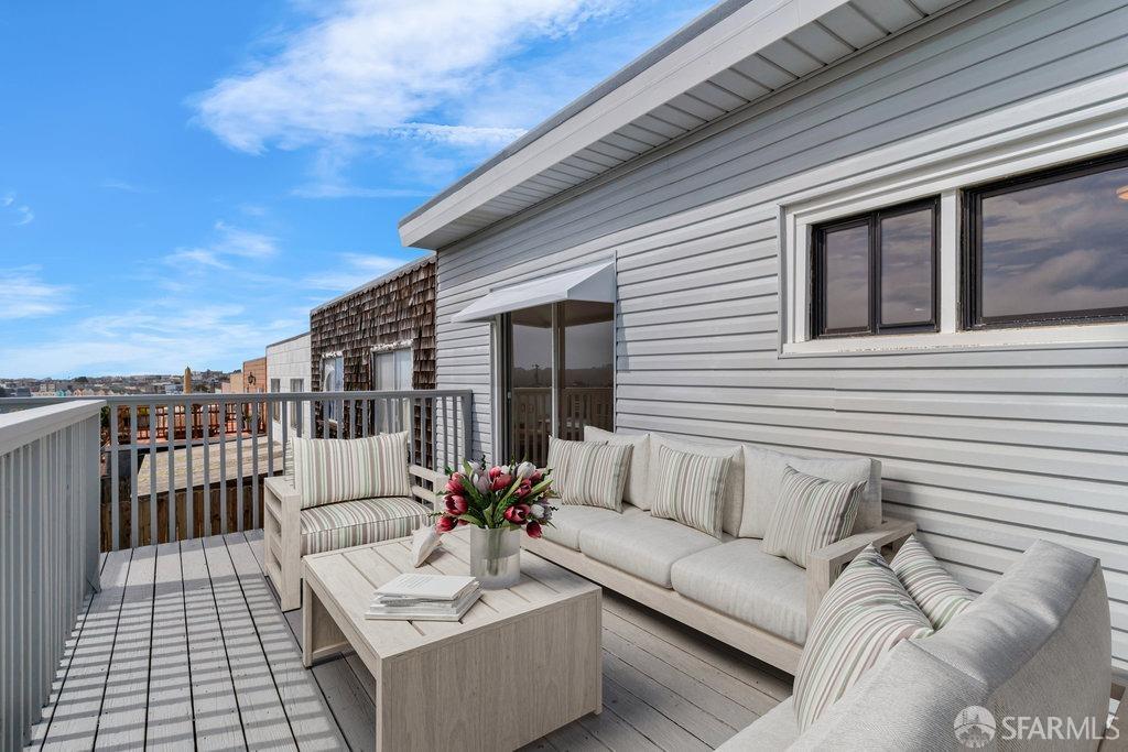 Daly City, California 94014, United States, 2 Bedrooms Bedrooms, ,1 BathroomBathrooms,Residential,Pending,110901